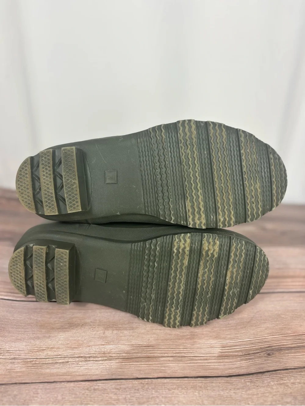 HISEA Olive Green Fleece-Lined Chelsea Rain Boots women’s size 7